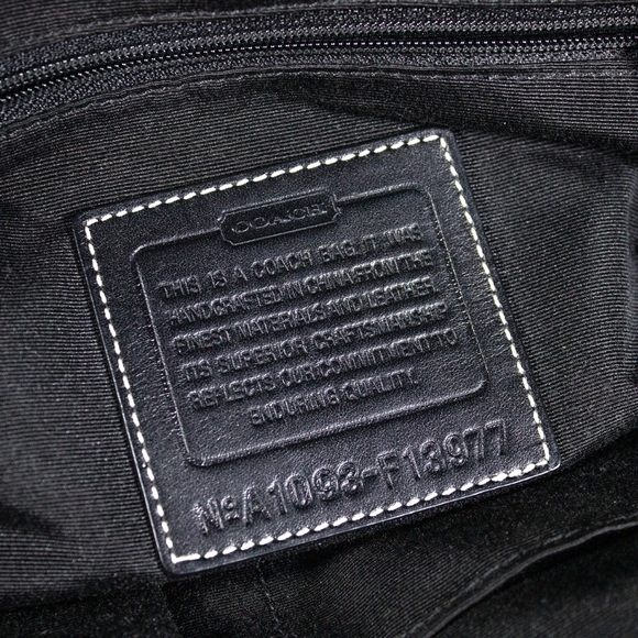 COACH HAMPTON SIGNATURE ZIP SATCHEL BAG F13977 - Picture 2 of 5